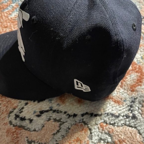 Chicago White Sox collectible hat. - Picture 4 of 6